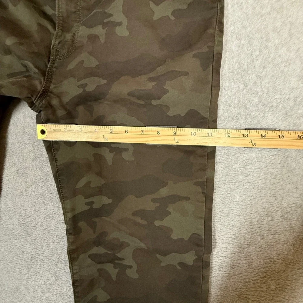 Banana Republic Travel Jean Mens 35x28 Slim Fit Camo Green Brown Pants Hemmed